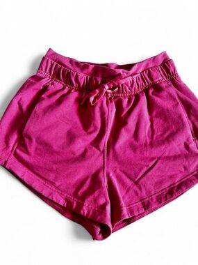 Lululemon woman’s activewear loungewear yoga magenta summer shorts Size 4